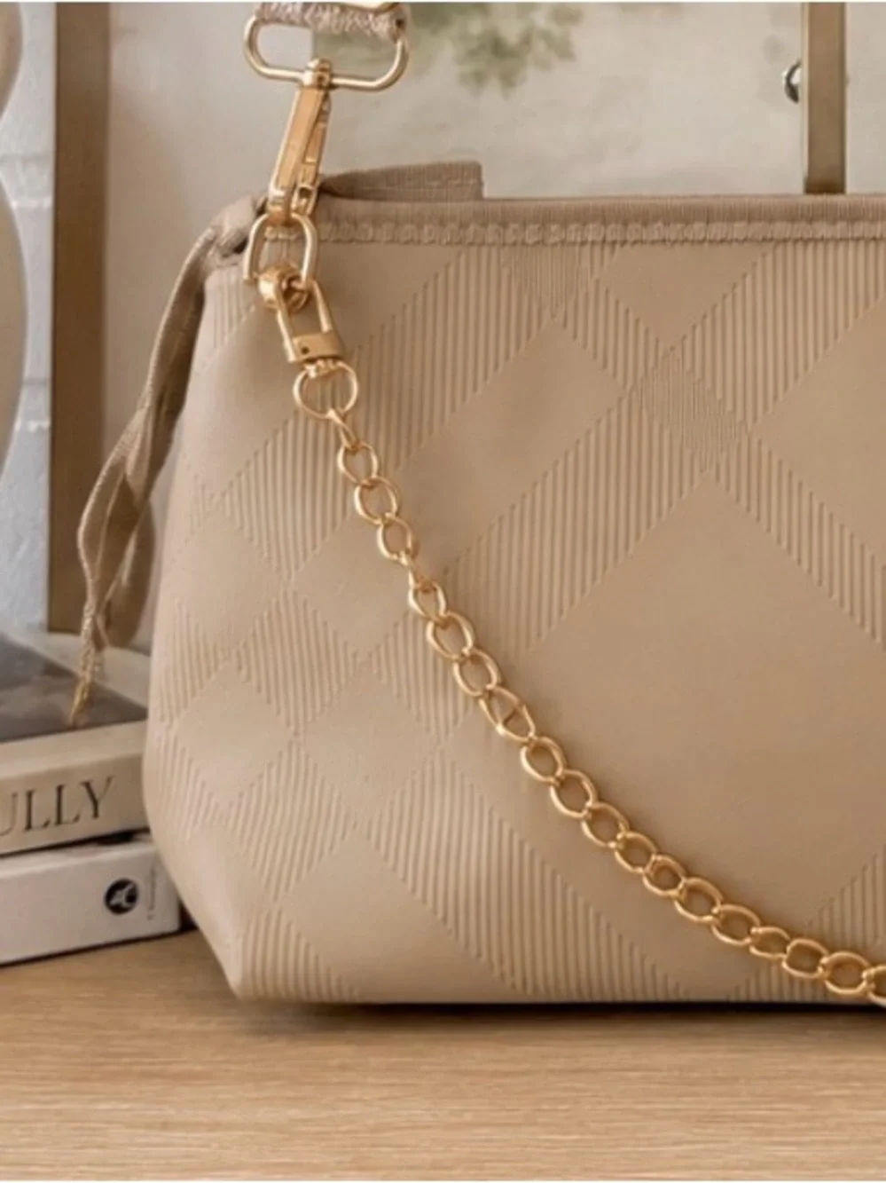 Burberry Cosmetic/Beauty Bag GWP item new